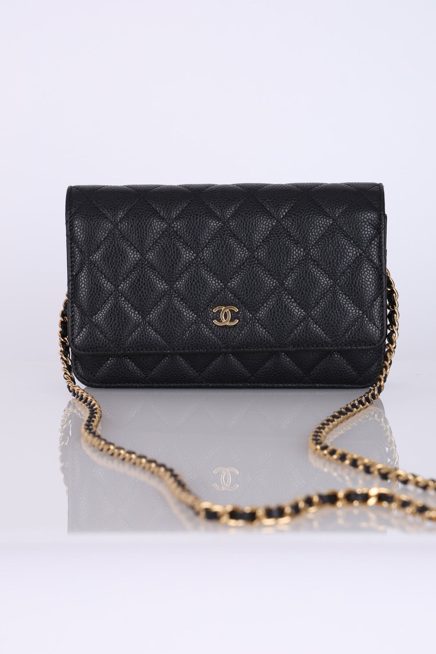 Chanel 2019 Caviar Wallet on Chain