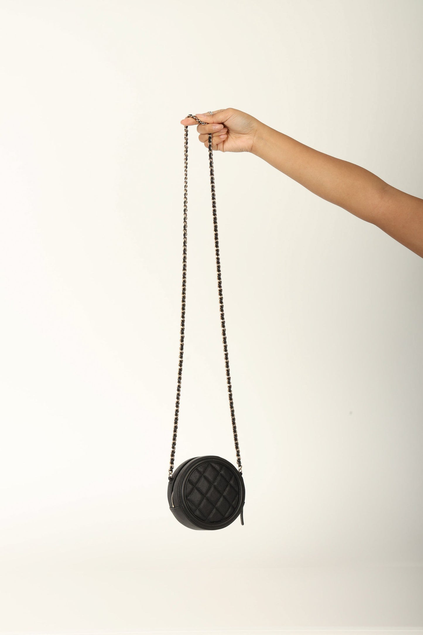 Chanel 2019 Caviar Filigree Crossbody