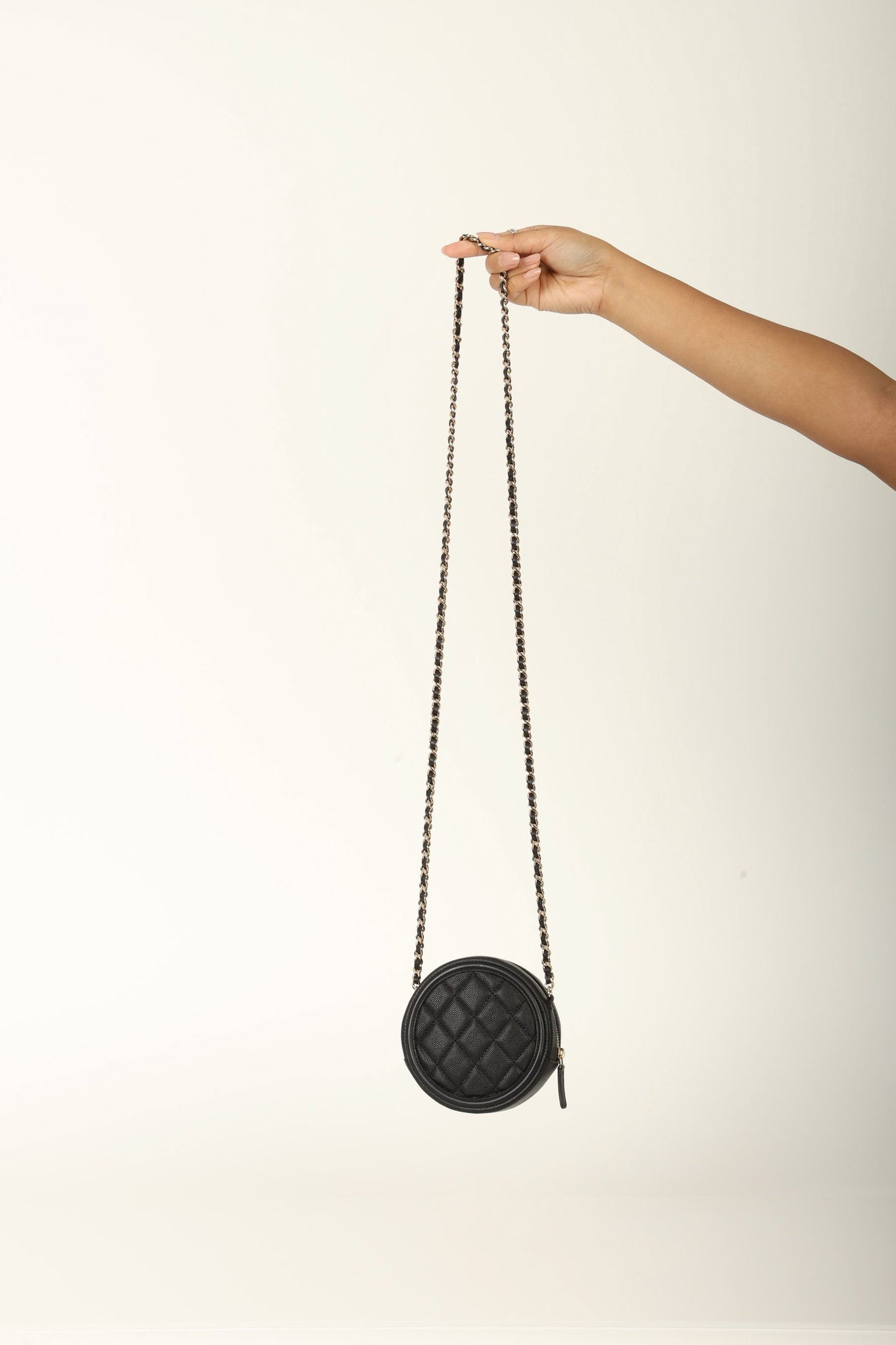 Chanel 2019 Caviar Filigree Crossbody