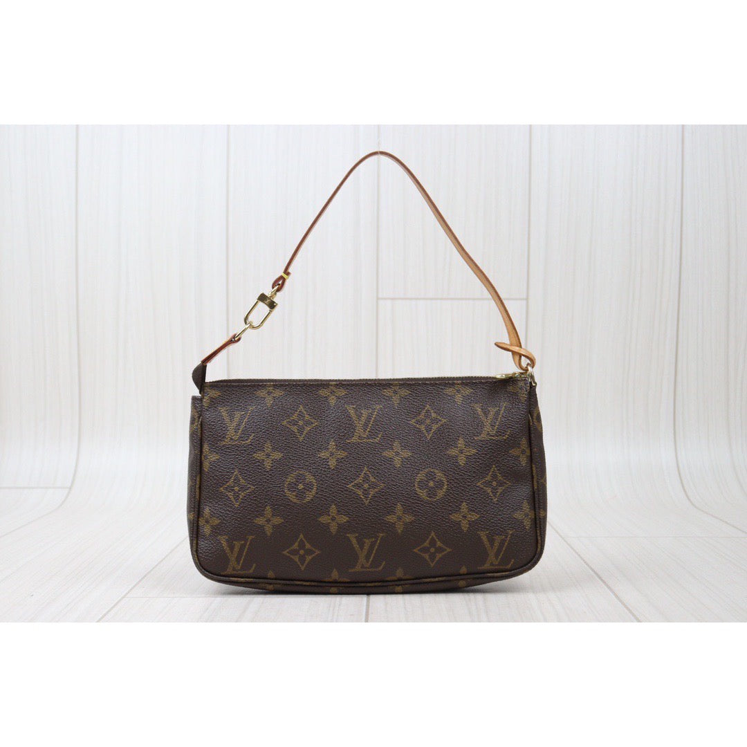 Rank AB ｜ LV Monogram Pochette Accessoires Vintage Model ｜24050620
