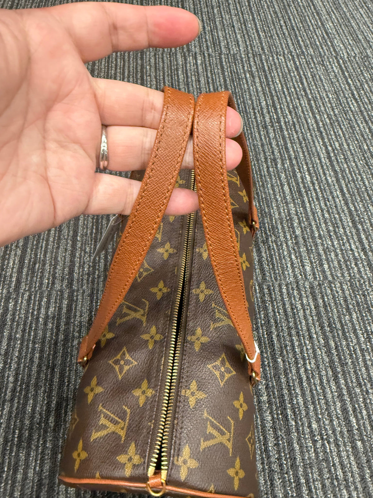 Very Good ( Rank A)｜ LV Monogram Papillon 30 Handbag ｜25042409
