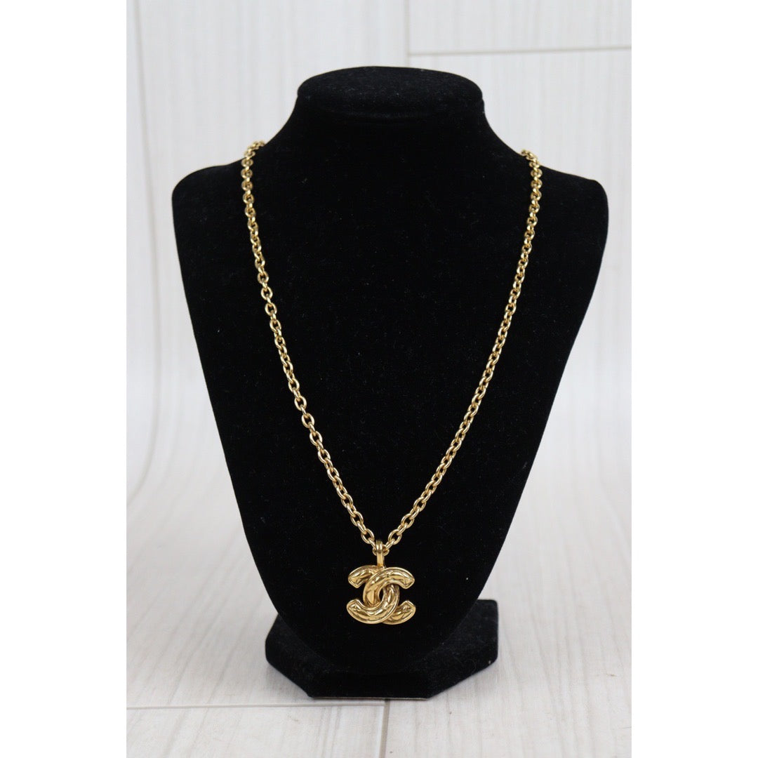 Rank A ｜  Chanel Vintage Coco Mark 18K Gold Plating Necklace ｜23112115