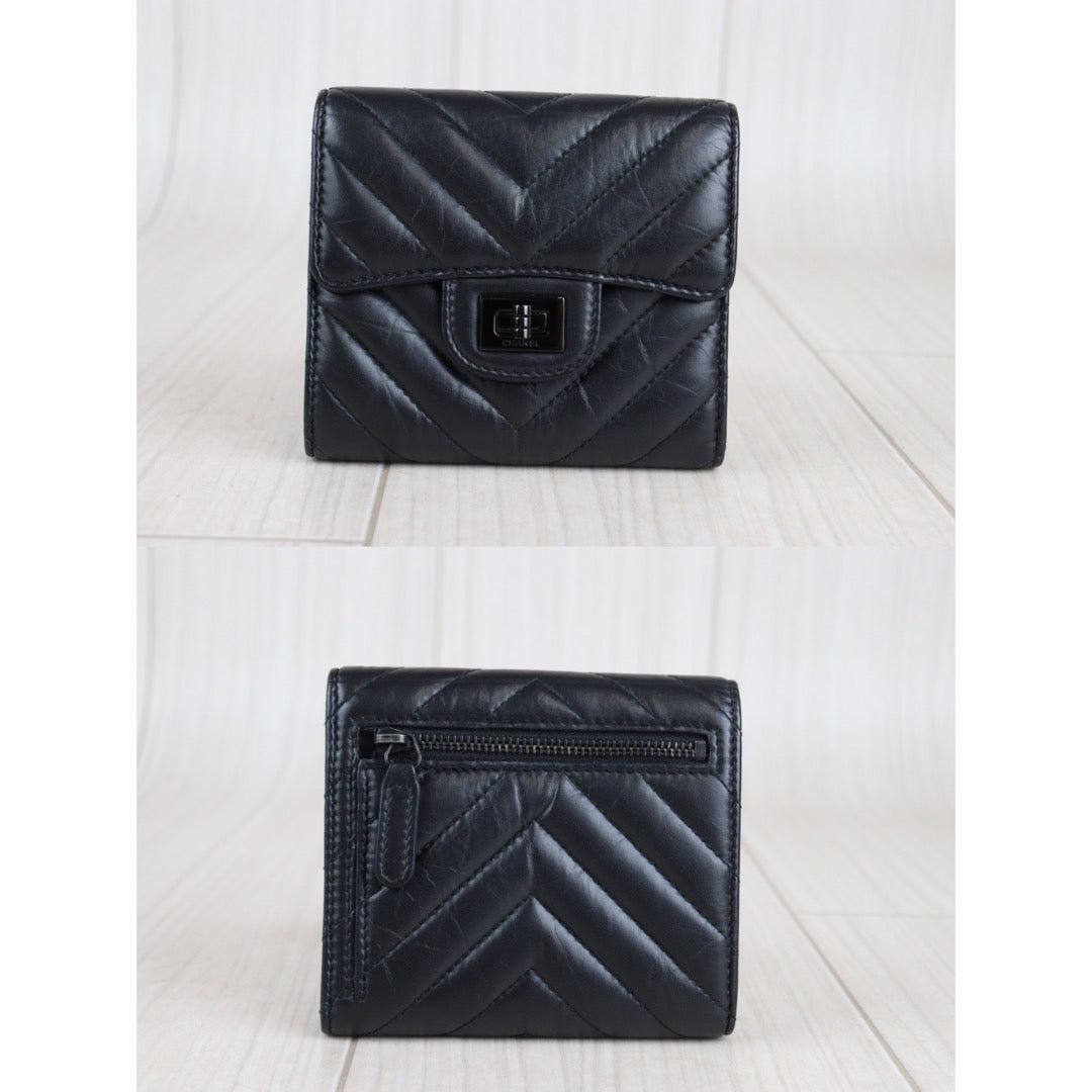 Rank A ｜Chanel 2.55 Leather Trifold Wallet Black｜V23080103