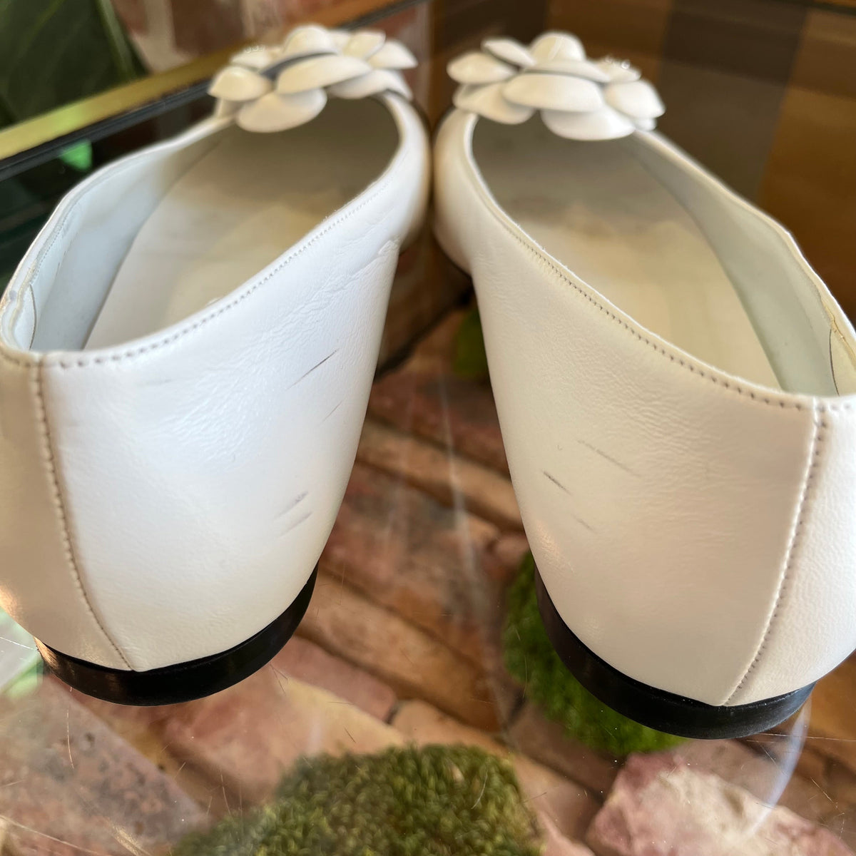 CHANEL White Camelia Cap Toe Ballet Flats SZ 40C