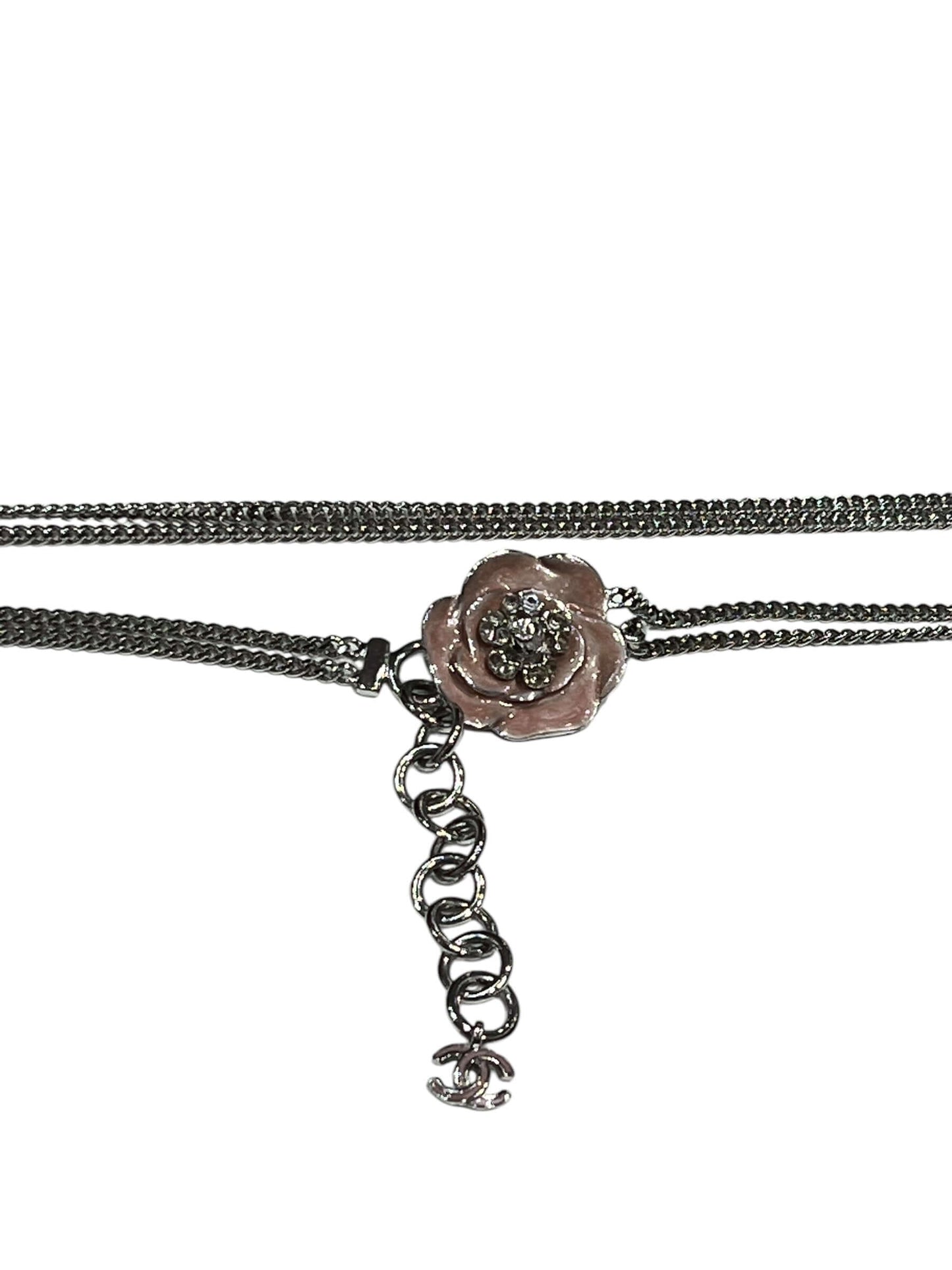 Chanel - ceinture chaîne argentée Camelia rose T80