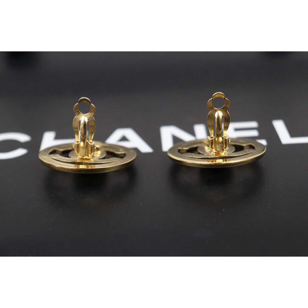 Very Good ( Rank A)｜CHANEL  Round Vintage 18K Gold Plating Earrings  Made In 1997 Year ｜25030612