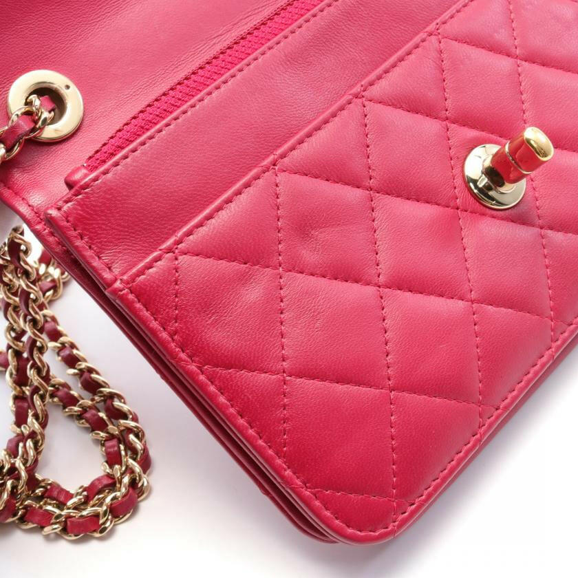 Chanel Quilted Trendy CC Wallet On Chain