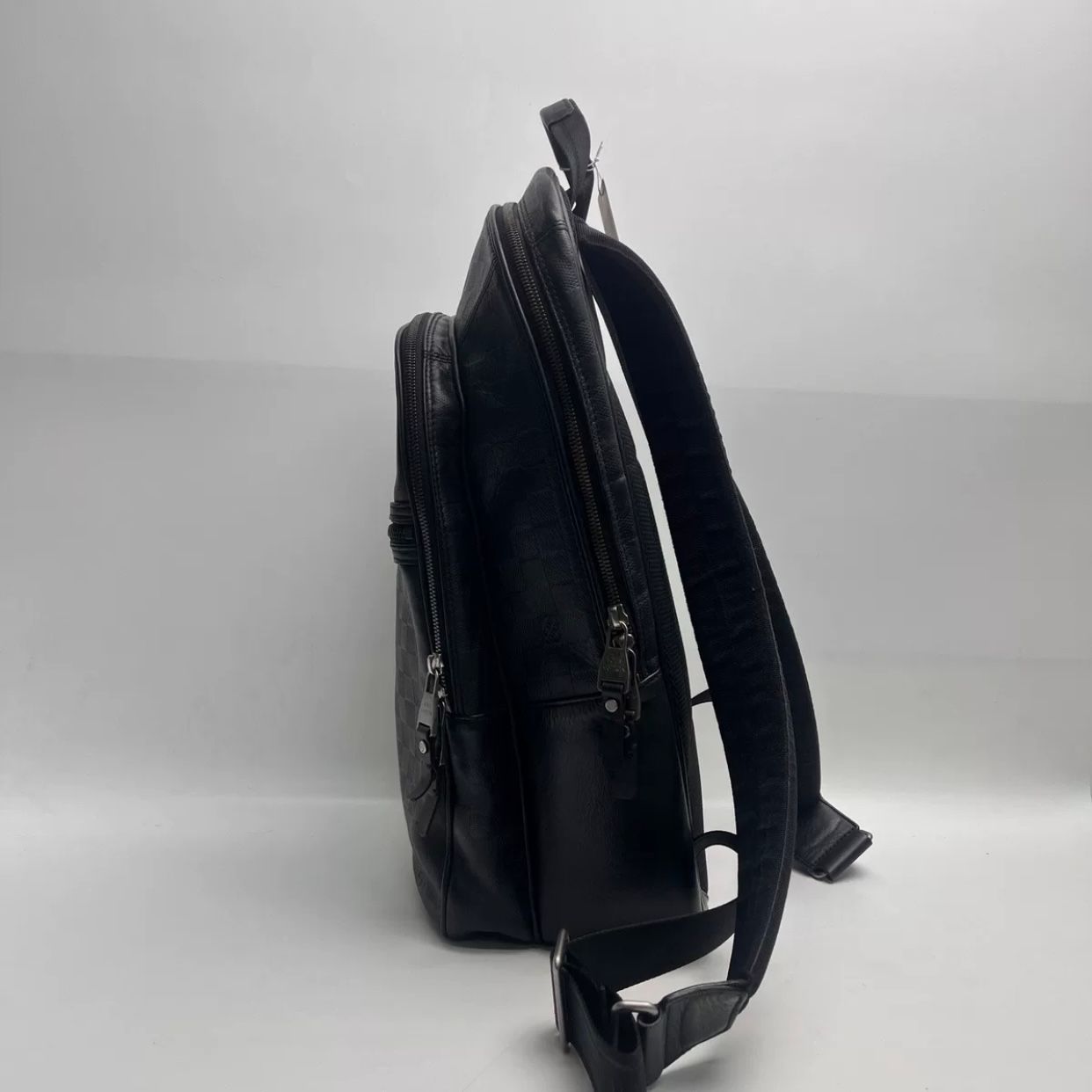 preloved Louis Vuitton (LV)  backpack 24x47cm black 22528