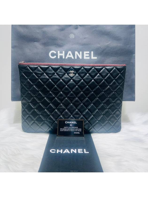 women clutch bag Chanel