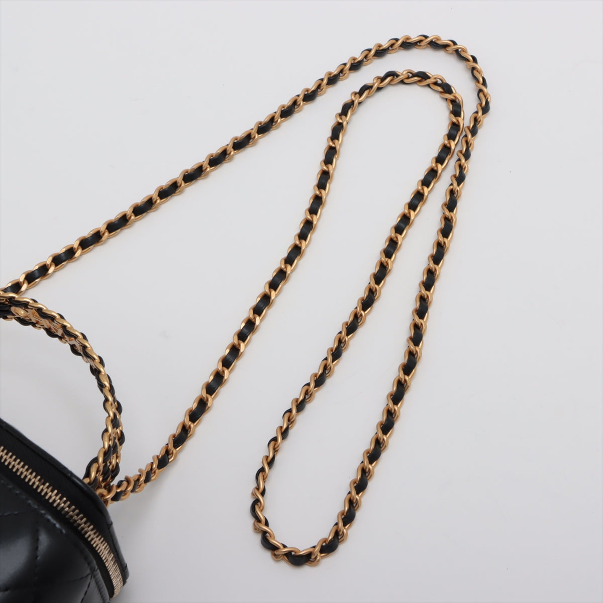 Chanel Mattress kin Chain Shoulder Bag Vanity Black Gold