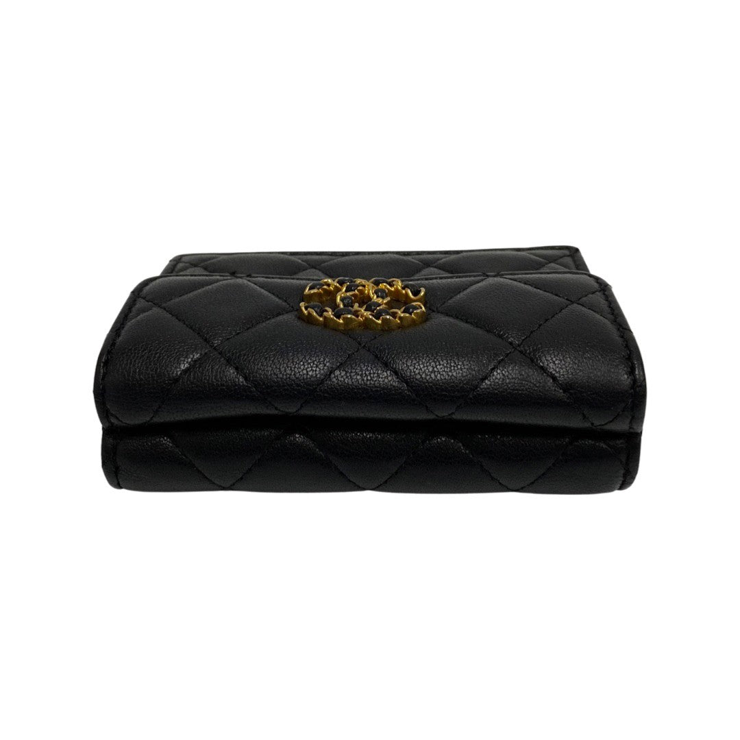 CHANEL Tri-fold wallet lambskin black Matrasse