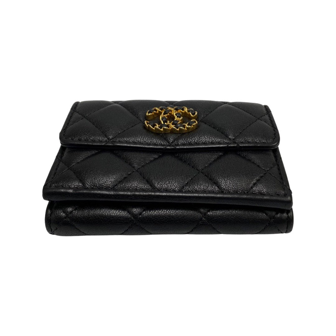 CHANEL Tri-fold wallet lambskin black Matrasse