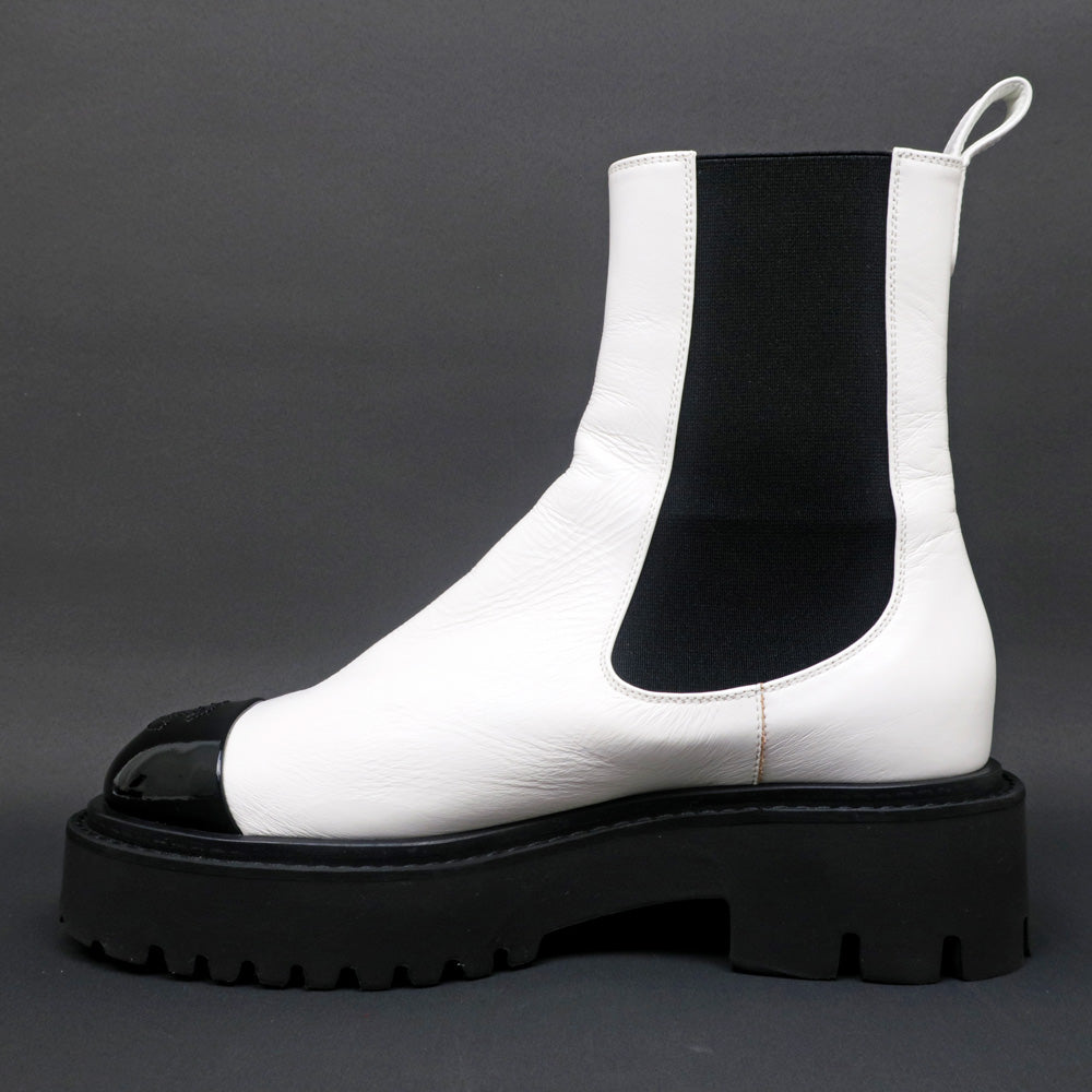 CHANEL G38218 36C White Black Leather Thick Bottom Coco Shoes  G38218 36C White Black Leather