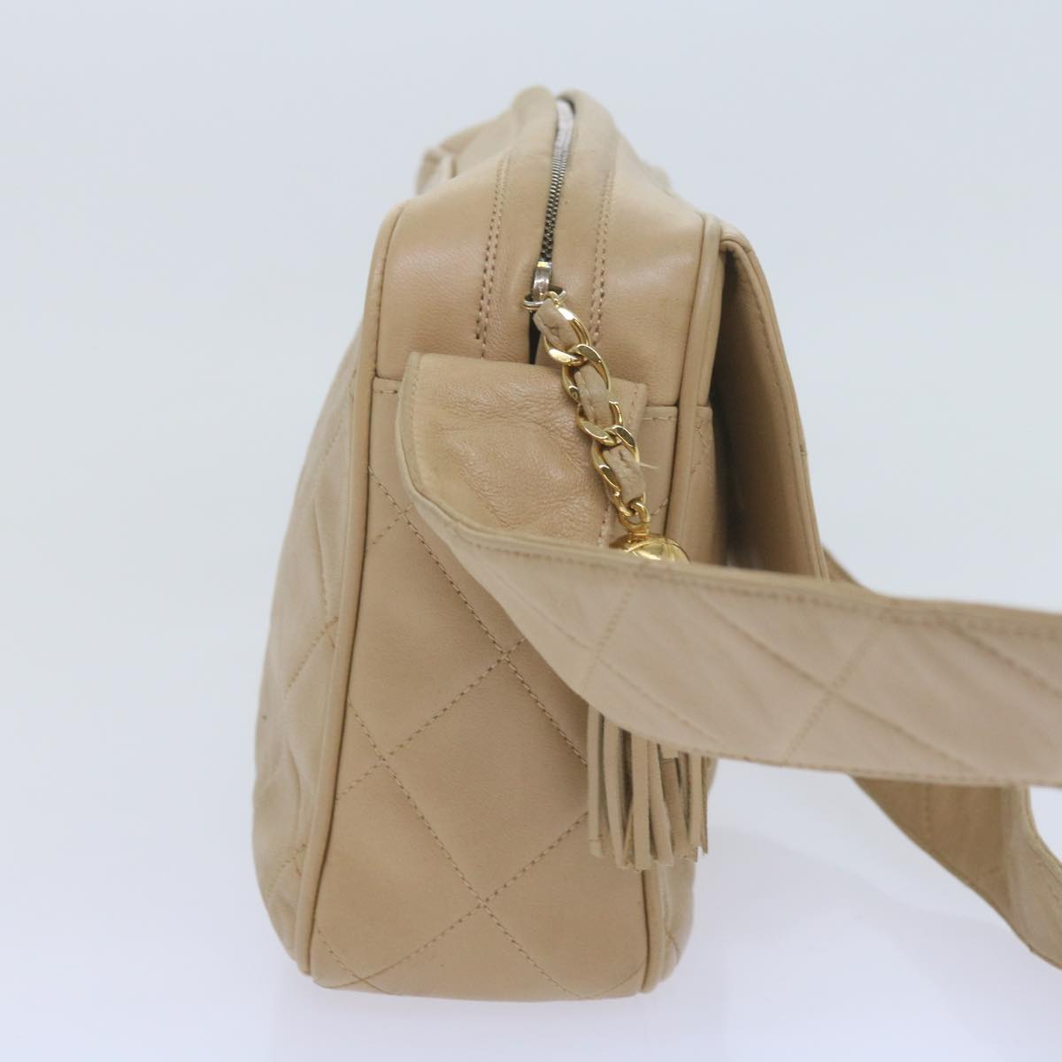 CHANEL Matelasse Turn Lock Shoulder Bag Lamb Skin Beige CC Auth 61078