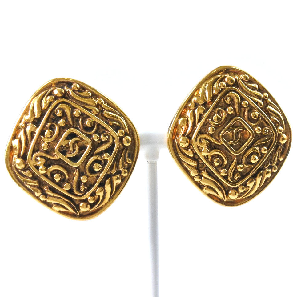 CHANEL Earring Plated Gold gold vintage Rhombus COCO Mark Women Used