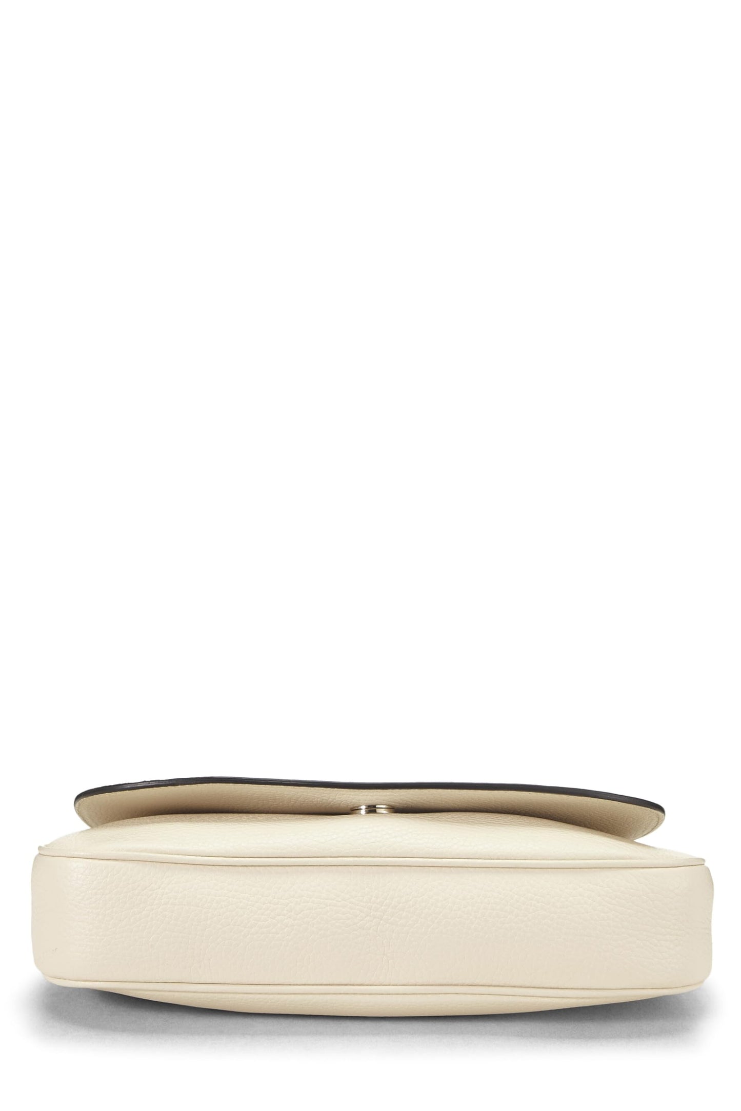 Gucci, Beige Grained Leather Soho Chain Flap Crossbody, Gold
