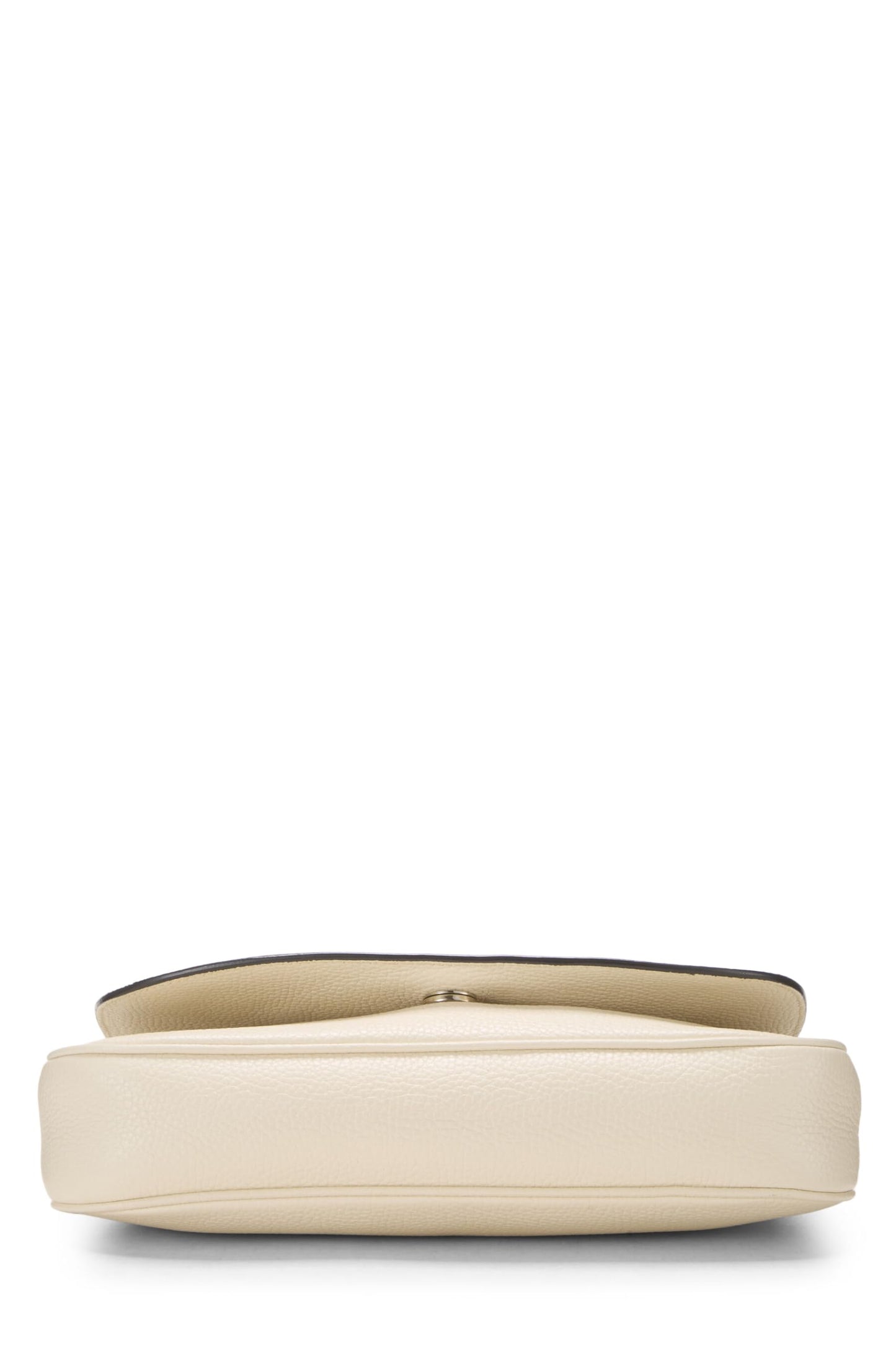 Gucci, White Grained Leather Soho Chain Flap Crossbody, White