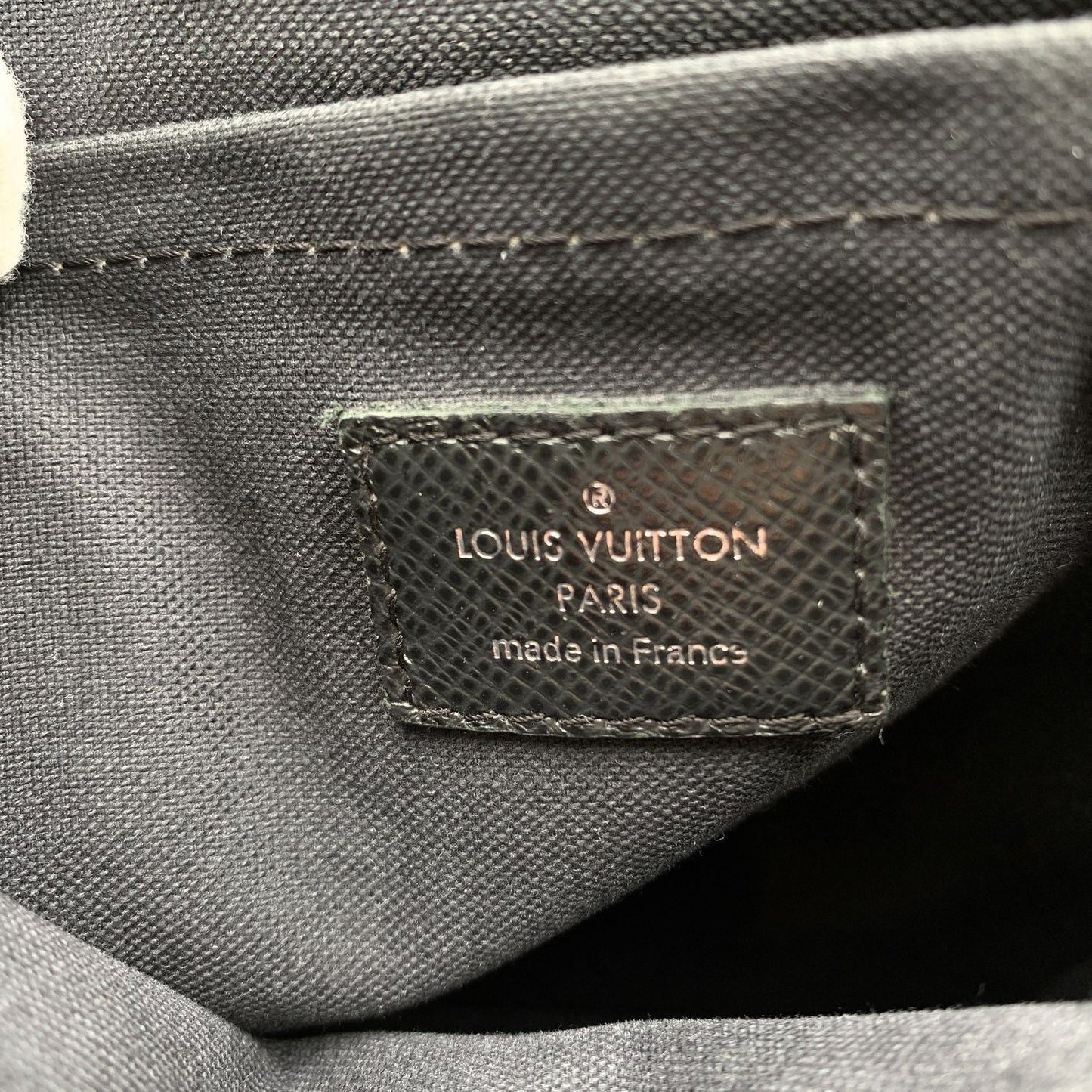 LOUIS VUITTON Black Taiga Leather Luka Messenger Crossbody Bag