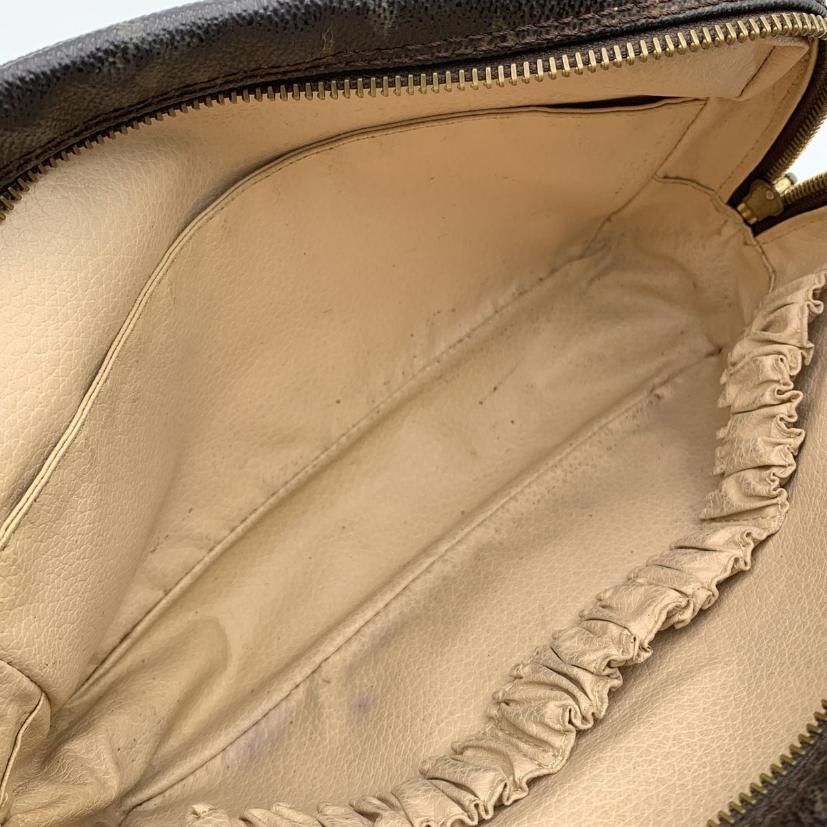 LOUIS VUITTON Vintage Monogram Toiletry Trousse 23 Cosmetic Bag