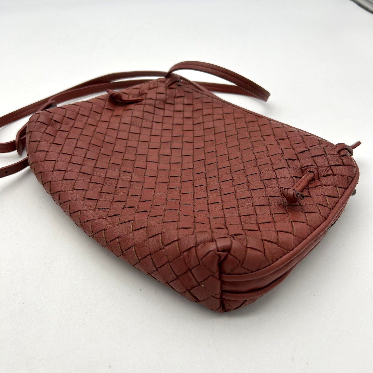 Bottega Veneta Intrecciato Nodini - Burgundy Crossbody Bags, Handbags AF394