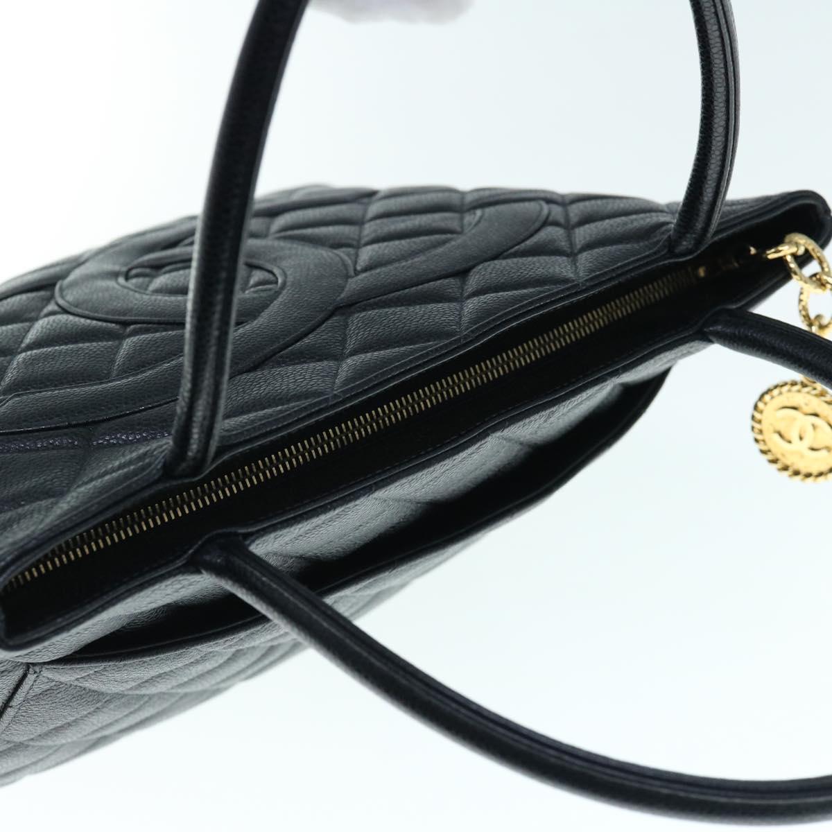 CHANEL Tote Bag Caviar Skin Standard Black CC Auth 62895S