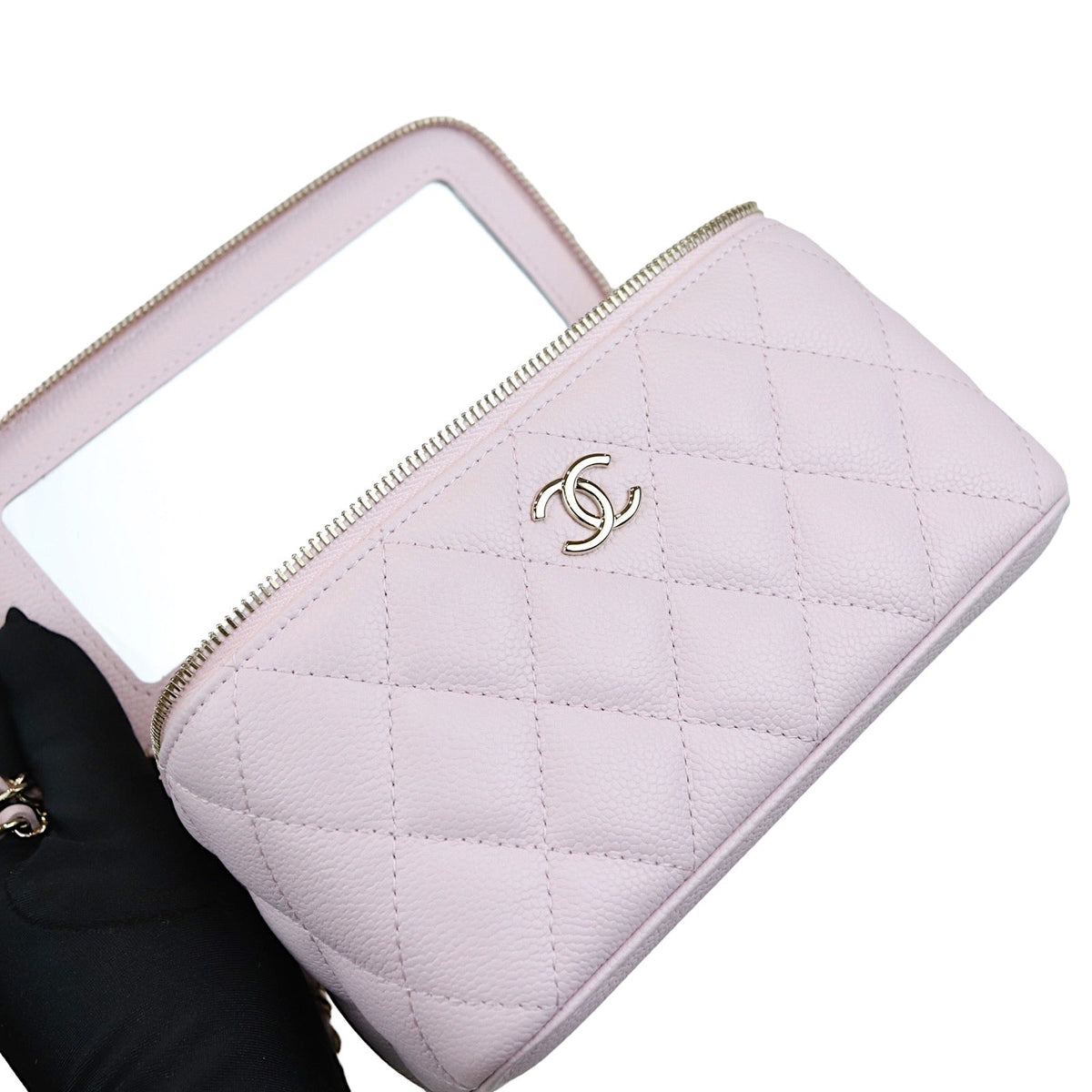 CC Chain 22P Small Vanity Light Pink Caviar LGHW