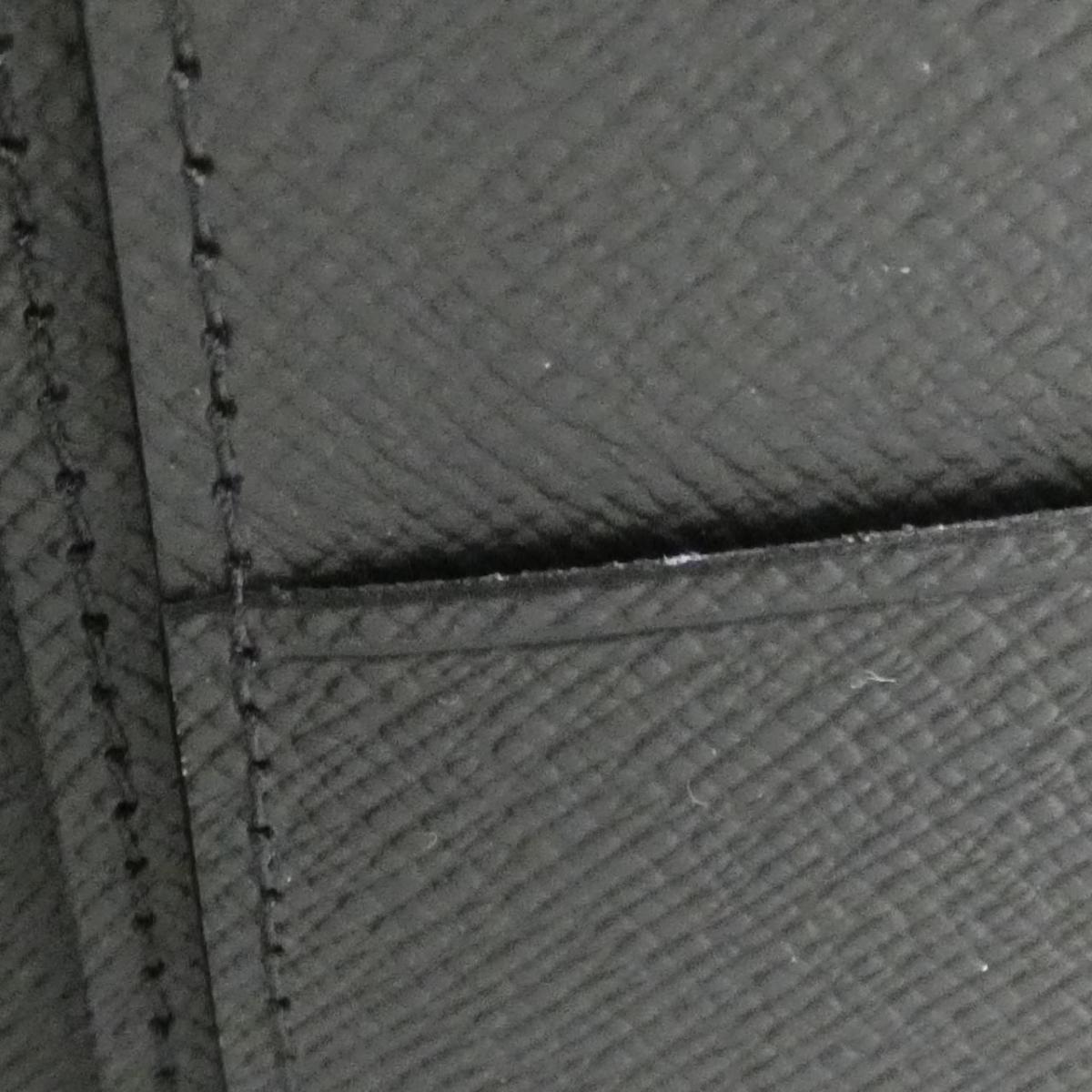 Louis Vuitton Taiga Portefolio Braza M30285 Wallet