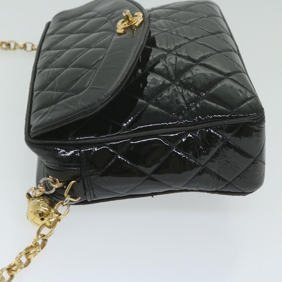 CHANEL Matelasse Chain Shoulder Bag Patent leather Black CC Auth 63577A