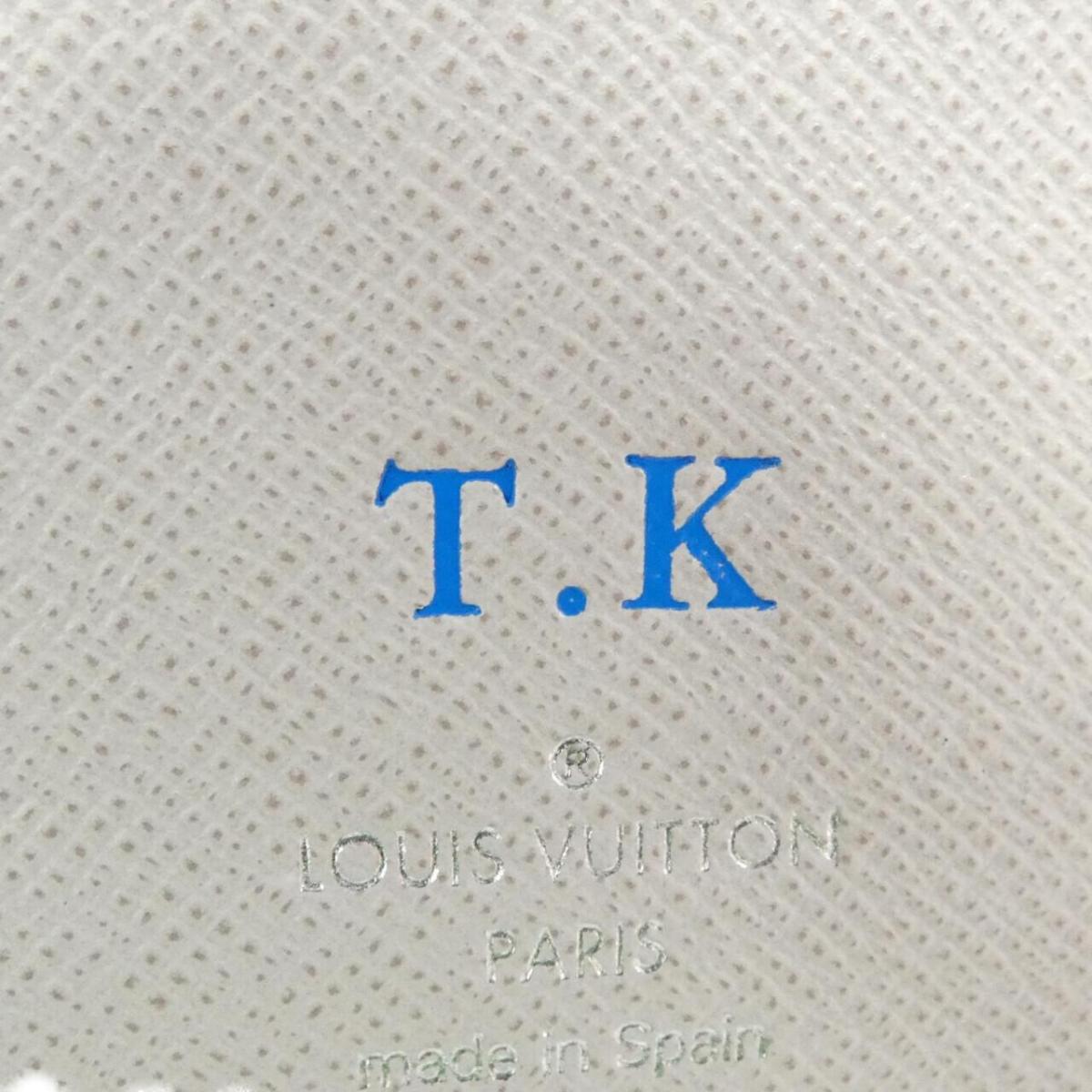 Louis Vuitton Taiga Lama Zippy Wallet Vertical M30446 Wallet