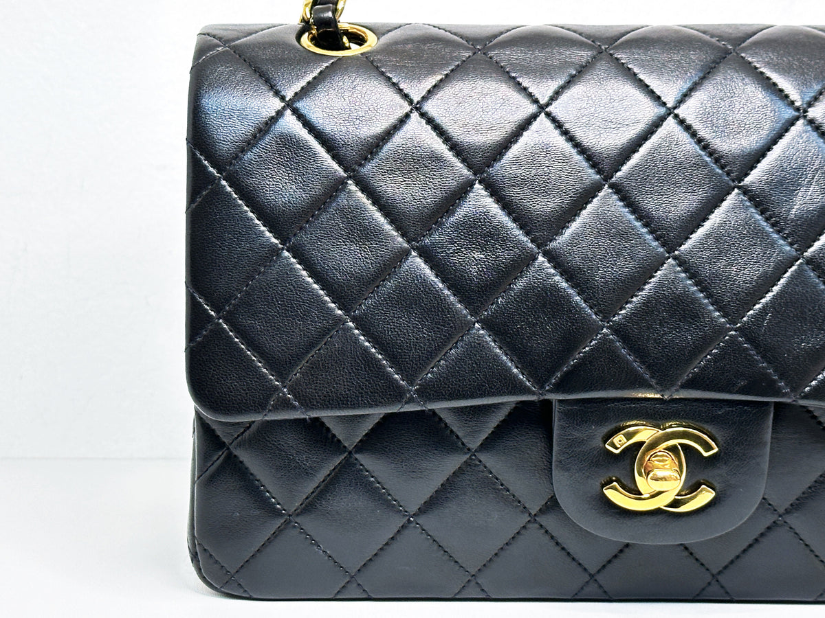 Chanel Vintage Black Quilted Lambskin Medium Classic Double Flap Bag 2843 holo card