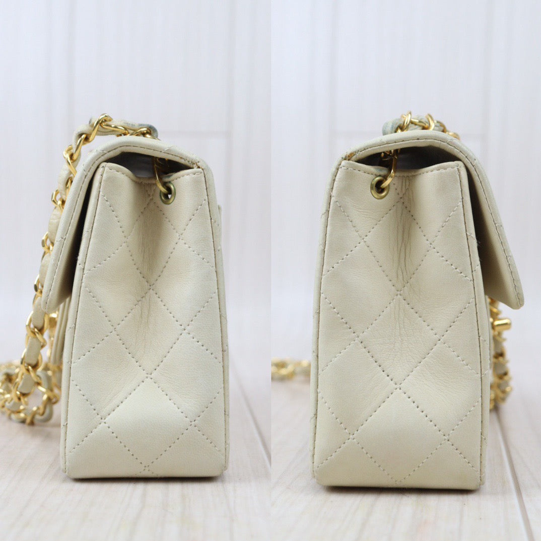 Good ( Rank AB)｜ CHANEL Lanbskin Square 17 Pearl White Shoulder Bag Made In 1996～1997Year ｜P24062803