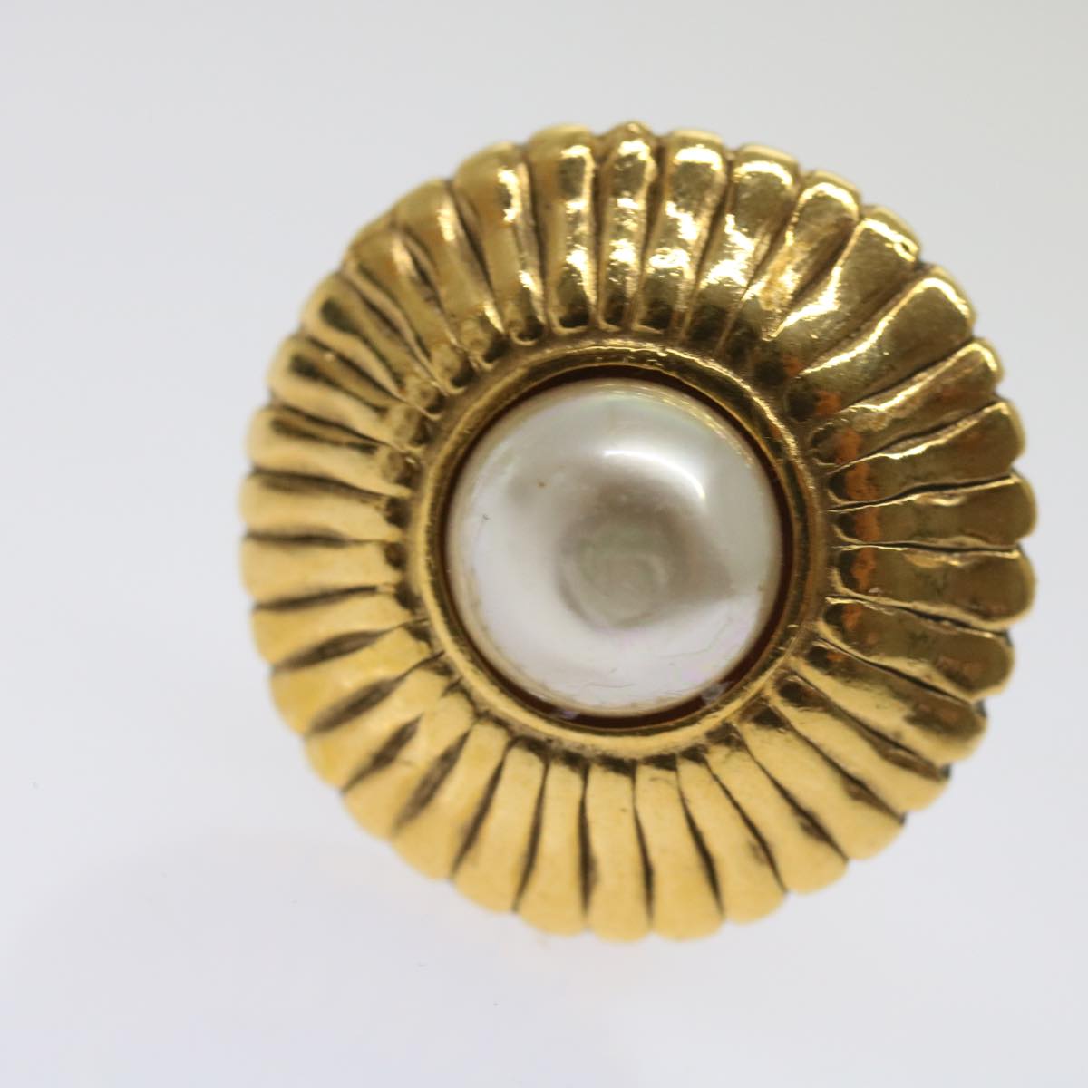 Top Quality Chanel Earring Gold Tone CC Auth 65220