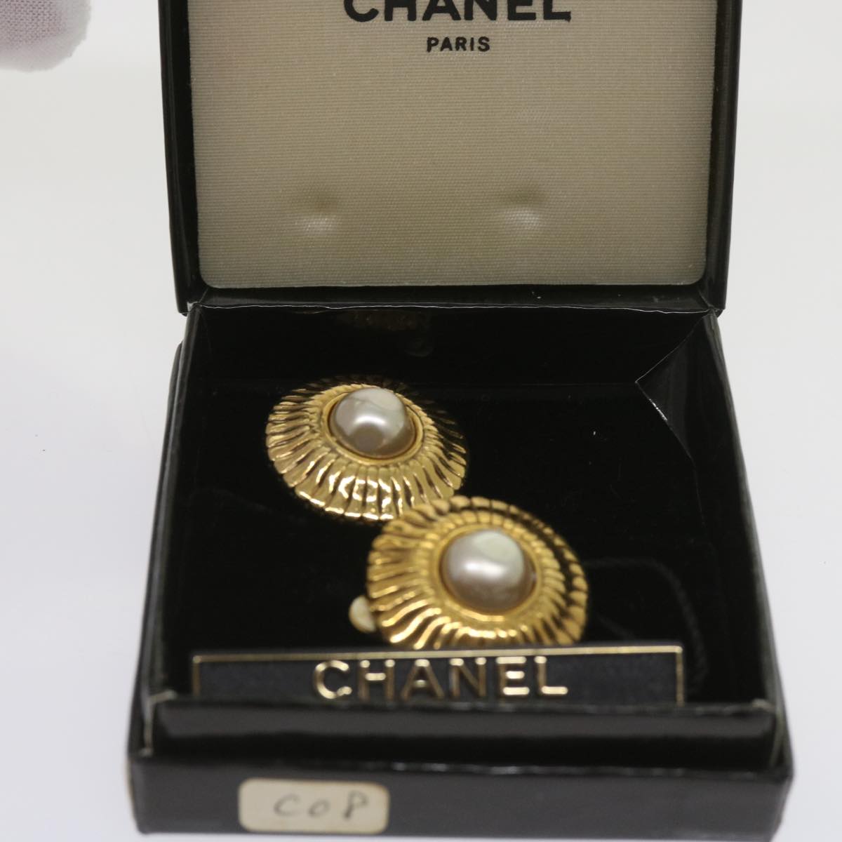 Top Quality Chanel Earring Gold Tone CC Auth 65220
