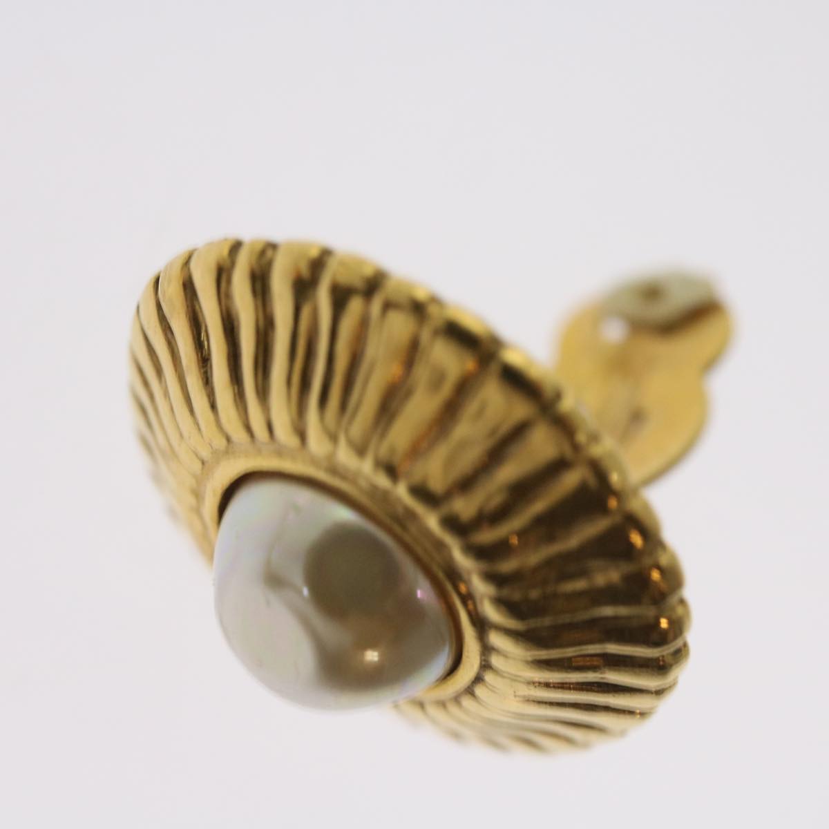 Top Quality Chanel Earring Gold Tone CC Auth 65220