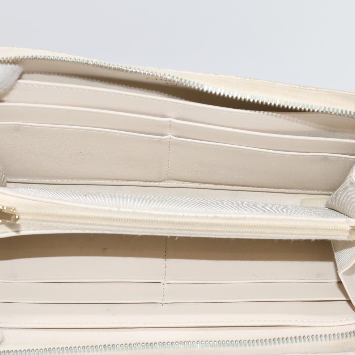 Top Quality Chanel Long Wallet Caviar Skin White CC Auth 65288