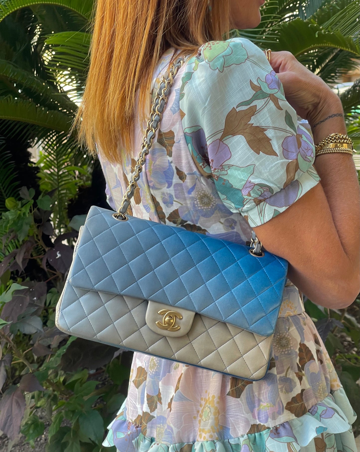 Chanel - sac Timeless médium tie & dye bleu