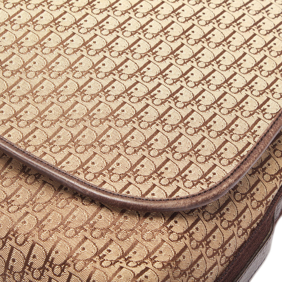 Street Chic Trotter Shoulder Bag