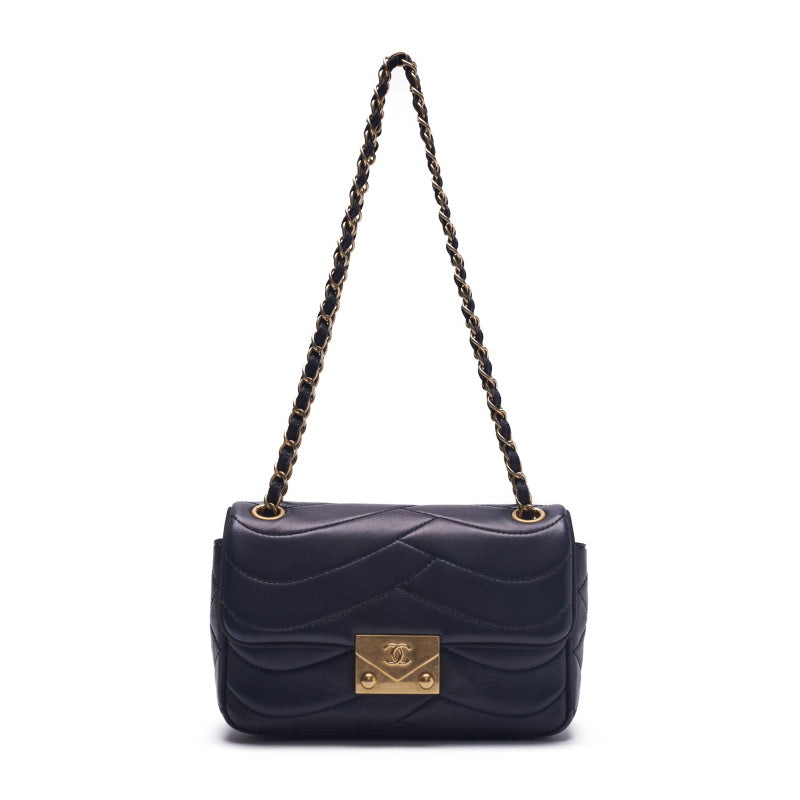 CHANEL 【CHANEL】Pushlock Wave Stitch Chain Sder  Canvas Navy (Gen Gold ) Shoulder Bag Mini Shellder Bag  Shellder Bag Hybrid 【 Ship】 Himalan Bookstore Online
