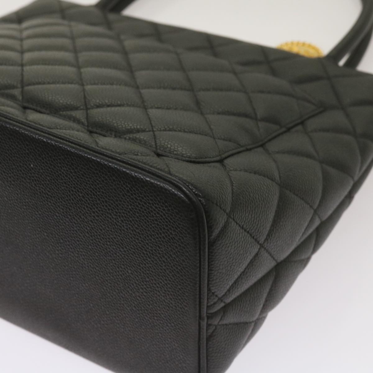 CHANEL Standard Tote Bag Caviar Skin Black CC Auth 67624SA