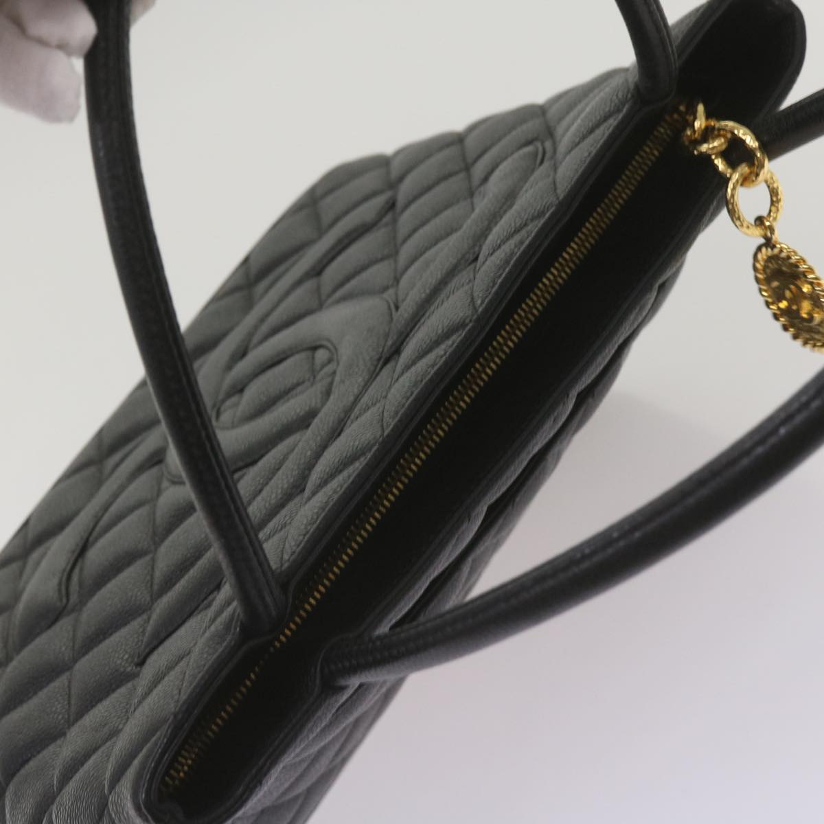 CHANEL Standard Tote Bag Caviar Skin Black CC Auth 67624SA