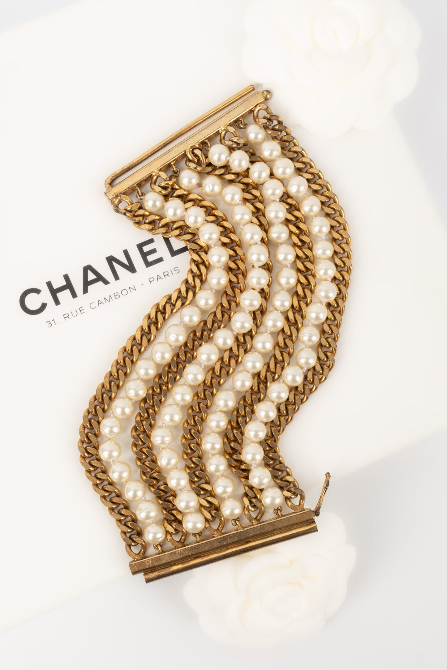 Bracelet de perles nacrées Chanel