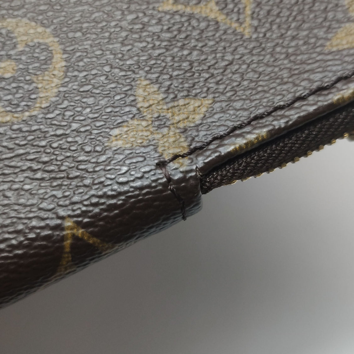 Preloved Louis Vuitton Etui Voyage Large Monogram Handbag 250502781175648