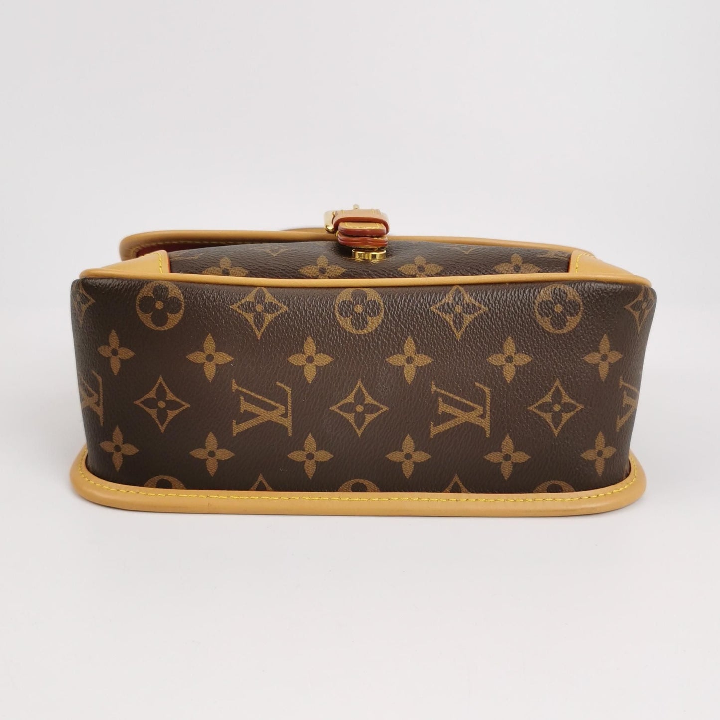 Preloved Louis Vuitton Diane Monogram Crossbody Shoulder Bag Microchip 250502781175419
