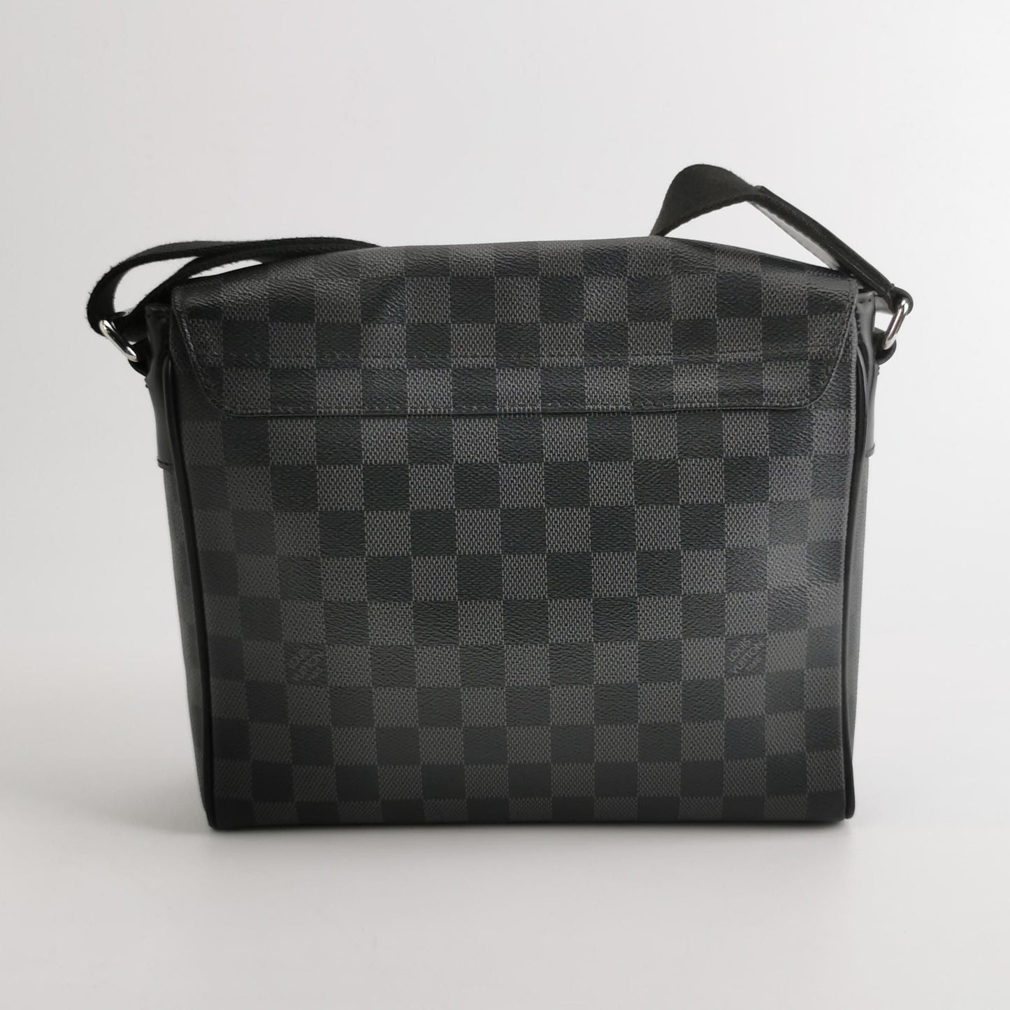Preloved Louis Vuitton District Leather Checkerboard Flap Shoulder Bag 250501781174269