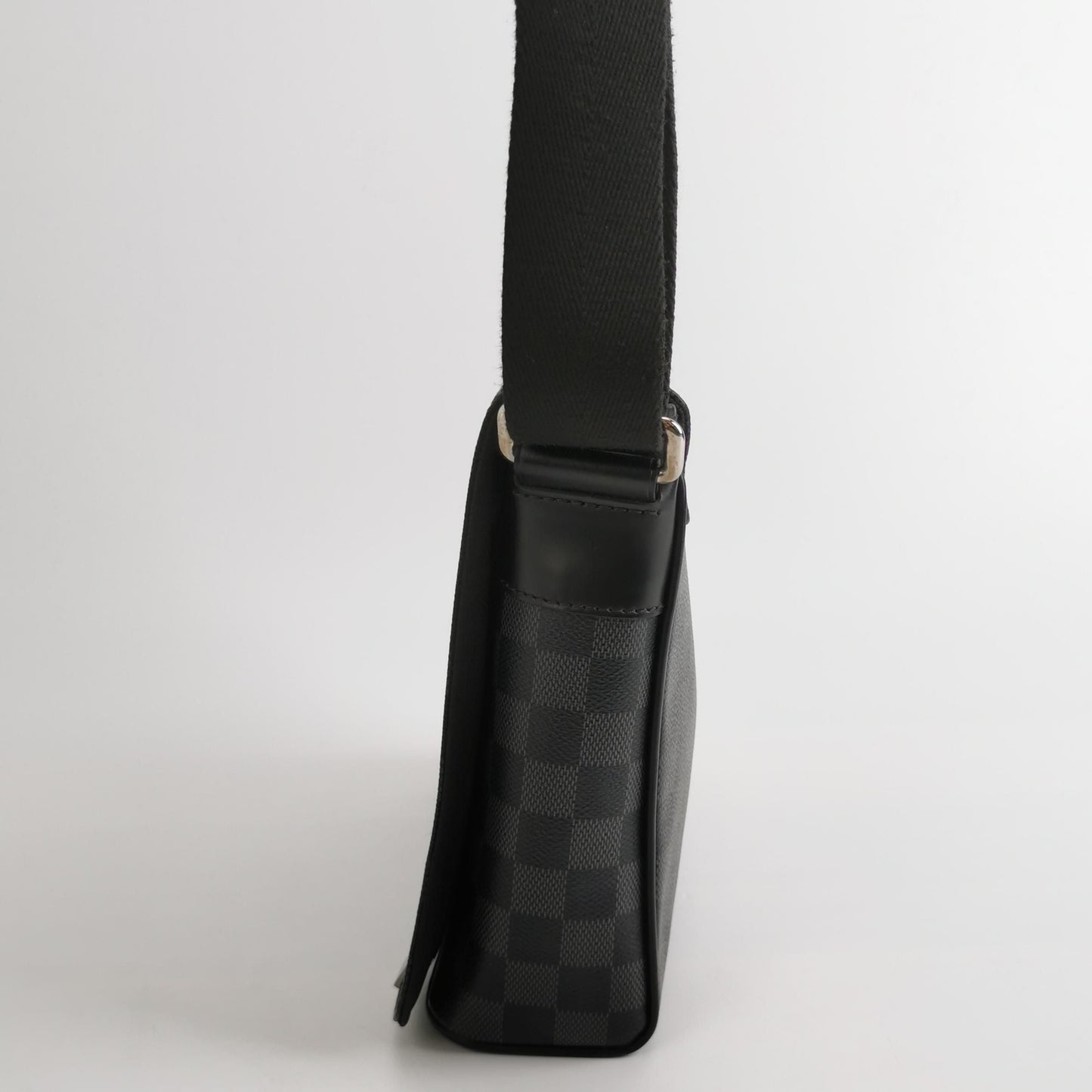 Preloved Louis Vuitton District Leather Checkerboard Flap Shoulder Bag 250501781174269