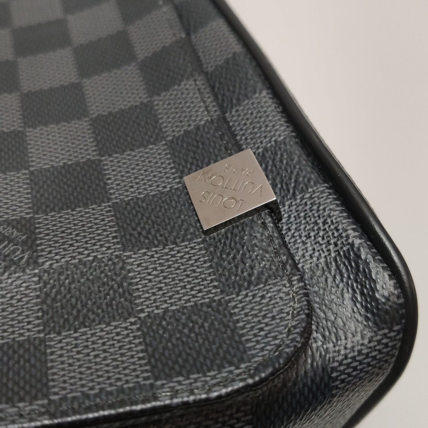 Preloved Louis Vuitton District Leather Checkerboard Flap Shoulder Bag 250501781174269