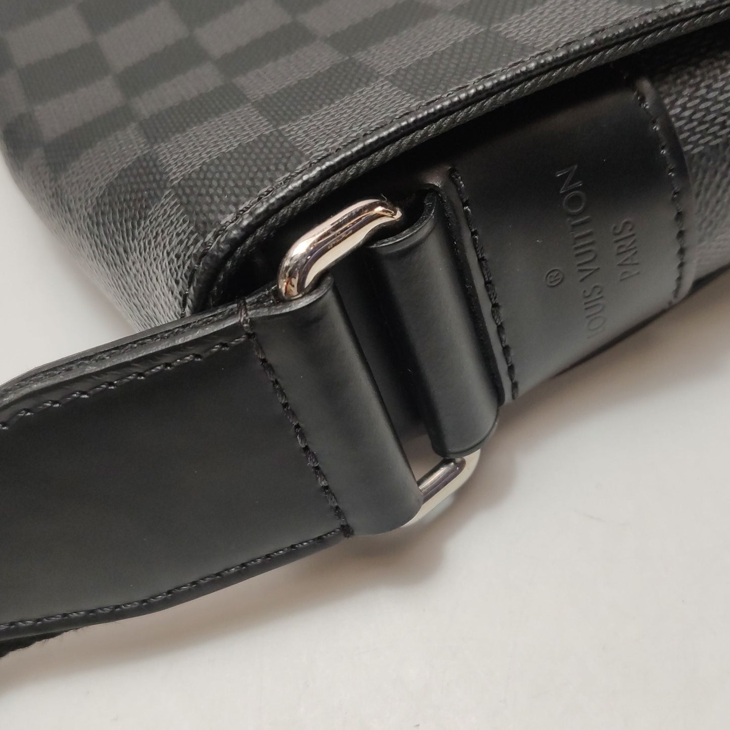 Preloved Louis Vuitton District Leather Checkerboard Flap Shoulder Bag 250501781174269