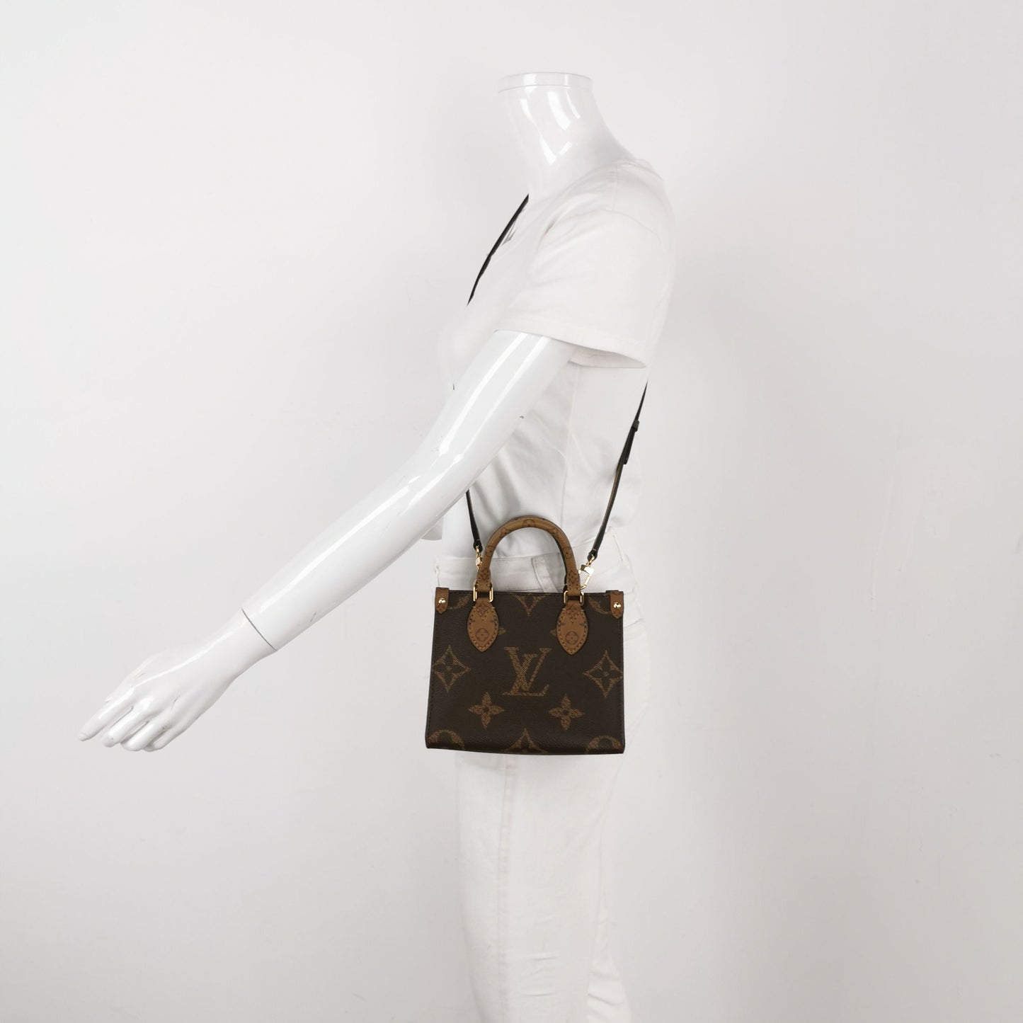 Preloved Louis Vuitton Onthego BB Monogram Crossbody Shoulder Bag with Chip 250503781176333