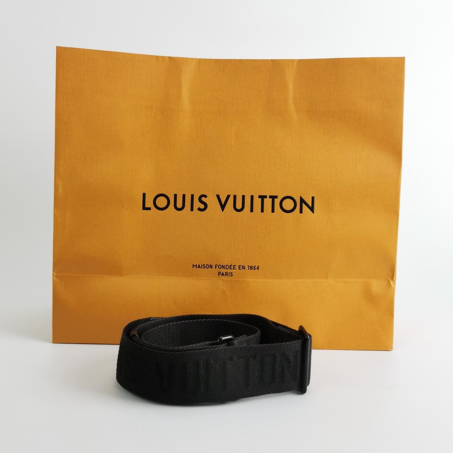 Preloved Louis Vuitton Takeoff Leather Crossbody Bag 250502781175759