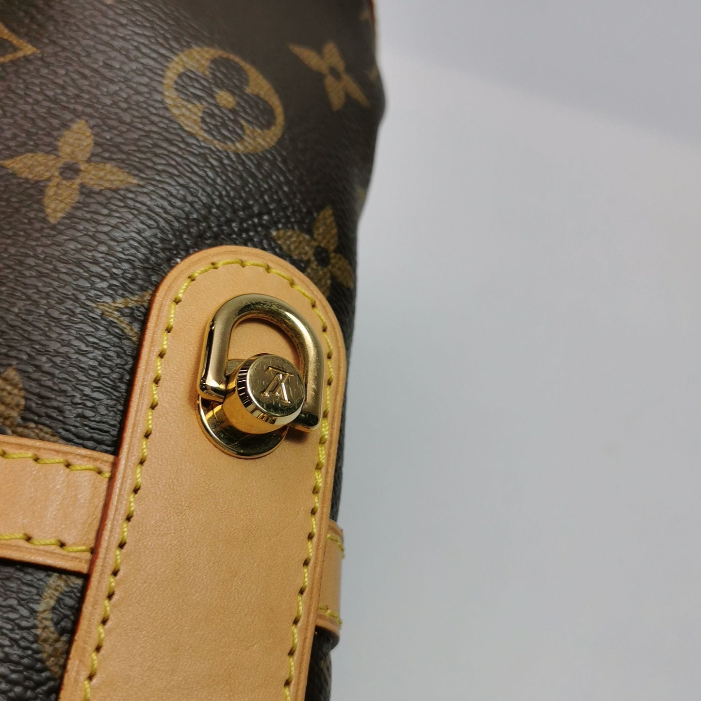 Preloved Louis Vuitton Duffle Fries Bag Monogram Print S-lock Lock Crossbody Shoulder Bag Chip Version 250504781177297